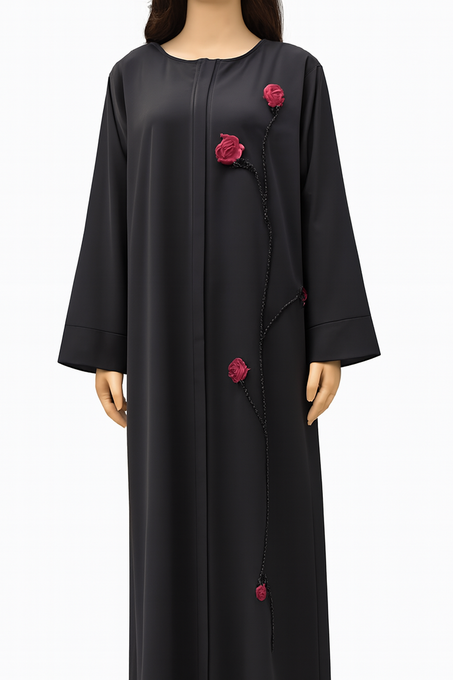 عباية سوداء فاخرة بزينة وردية يدوية