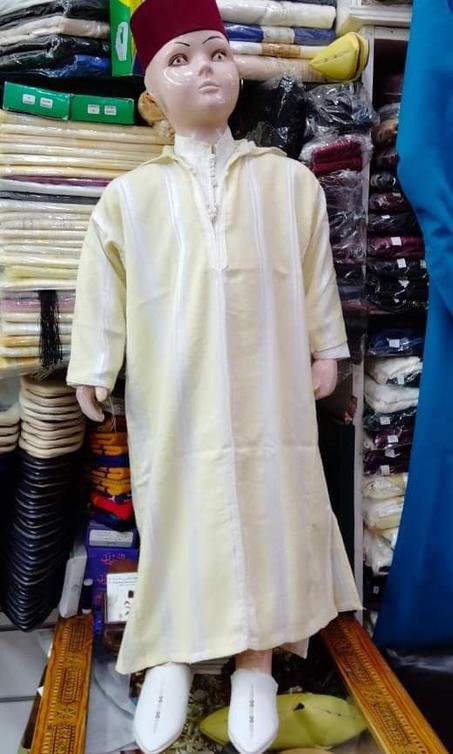 طاقم للاطفال