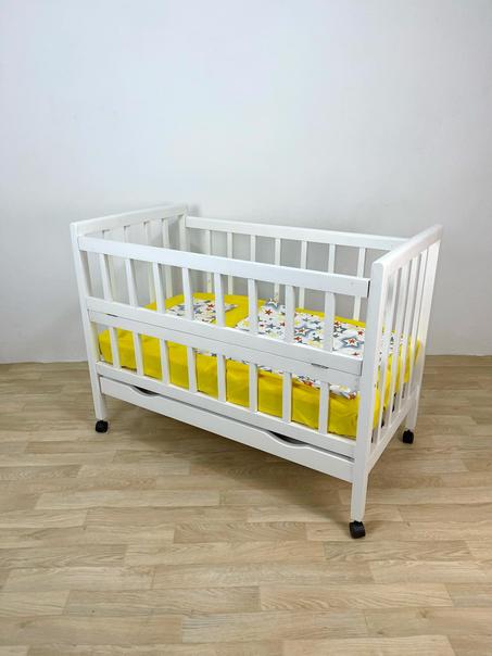 🔸Lit de bébé en bois rouge