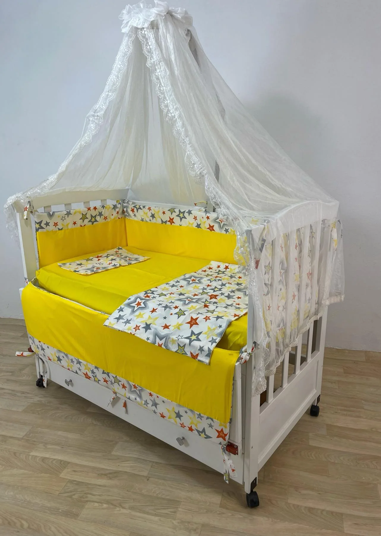 lit de bébé / bois rouge / 120-60 CM