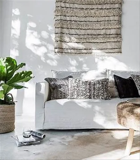 الاثاث المنزلي