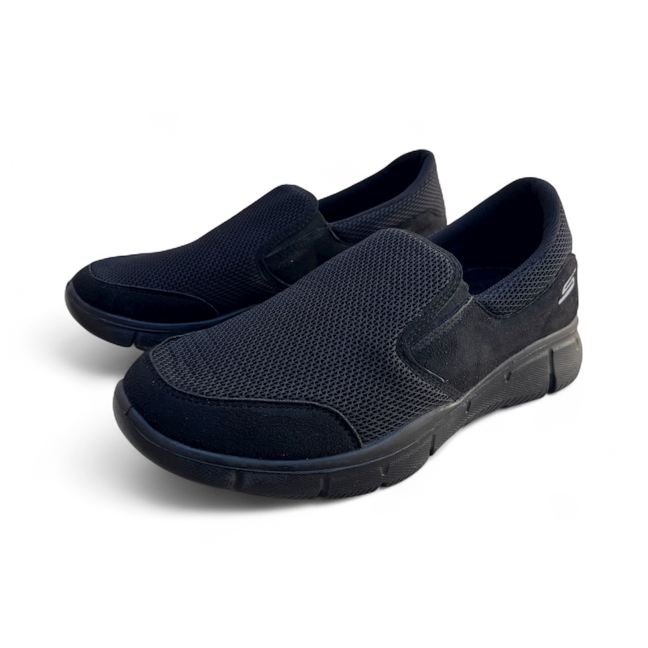 حداء خفيف ومريح، سهل الارتداء ومثالي للراحة