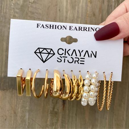 مجموعة من الأقراط العتيقة