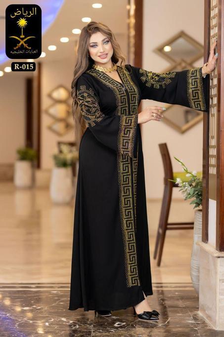 🌸إليك سيدتي هذه العباية  المميزة🌸