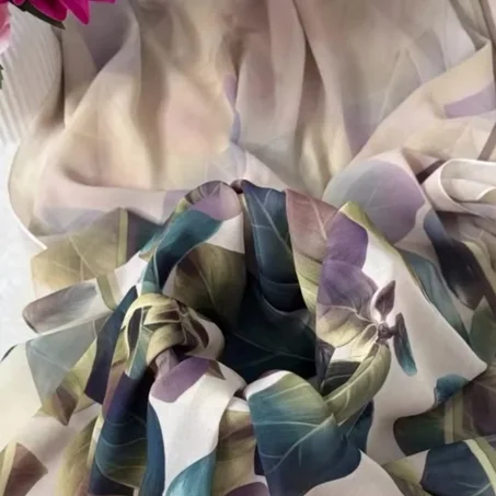 شال متعدد الألوان بنقوش أوراق فنية – LYMIRA