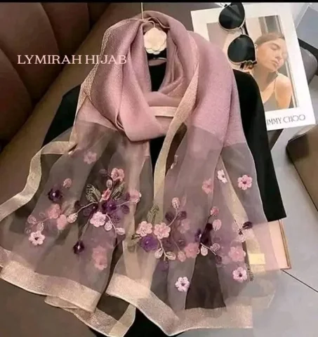 شال زهري مطرّز – LYMIRA