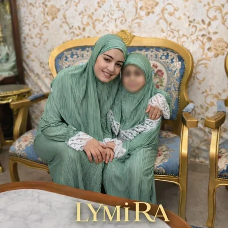 طقم صلاة بلون أخضر هادئ – للأم والبنت (متناسق)