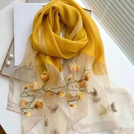 شال أصفر ذهبي مطرّز بالزهور – LYMIRA