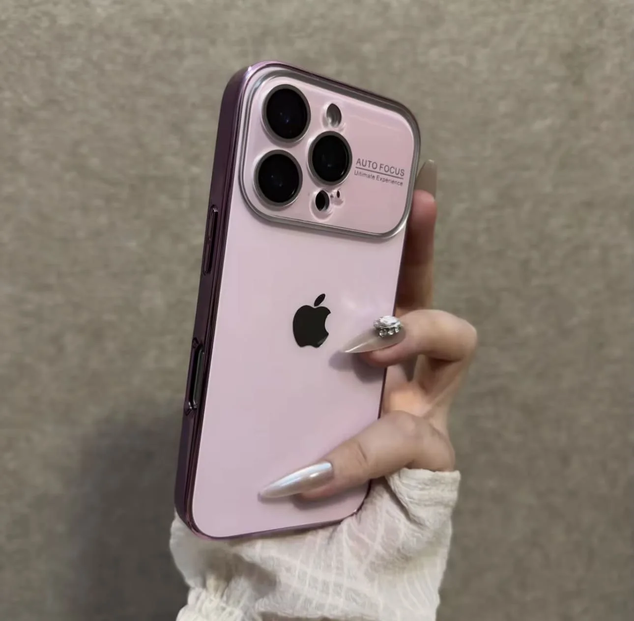الجديد iPhone 18 Pro Max غيّر شكل هاتفك وخليه يشبه