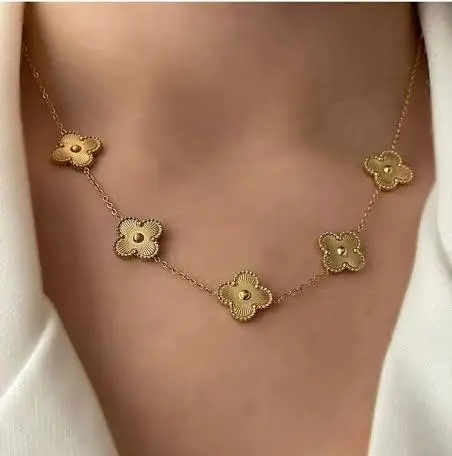 Collier VanCleef doré — Élégance intemporelle