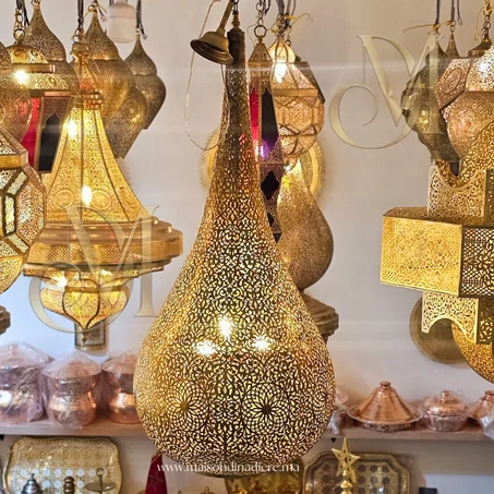 Suspension Décorative en Cuivre Gravé – Lanterne Artisanale Élégante