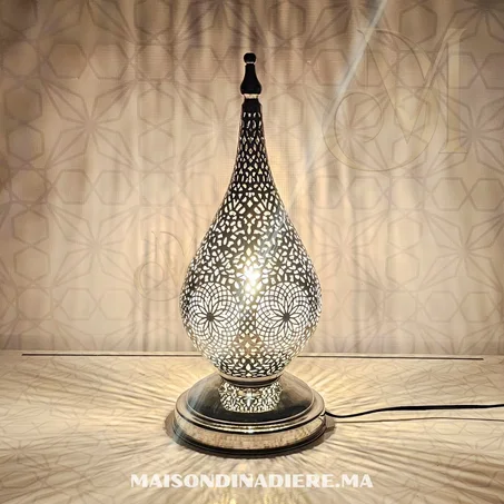 Lampe marocaine artisanale en métal ajouré – Éclairage décoratif oriental