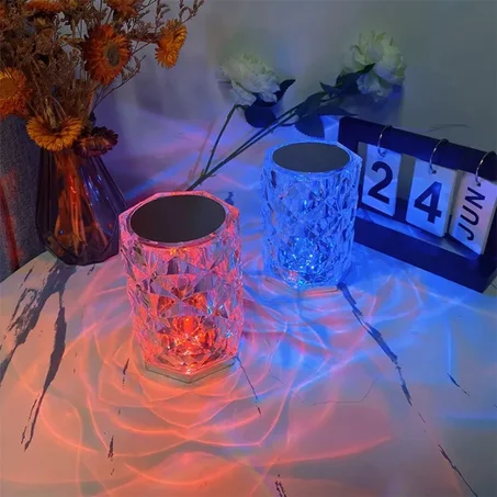 المصباح الكريستالي الوردي