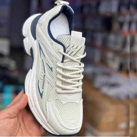 حذاء عصري بلمسة راقية