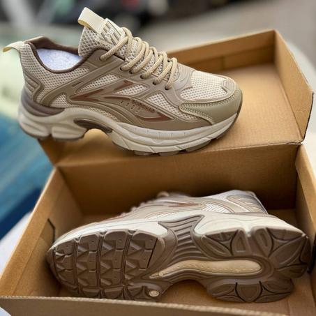 حذاء عصري بلمسة راقية