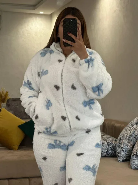 ملابس نسائيه