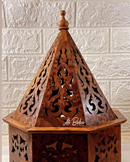 طيفور المغربي مصنوع من جذع شجرة العرعار