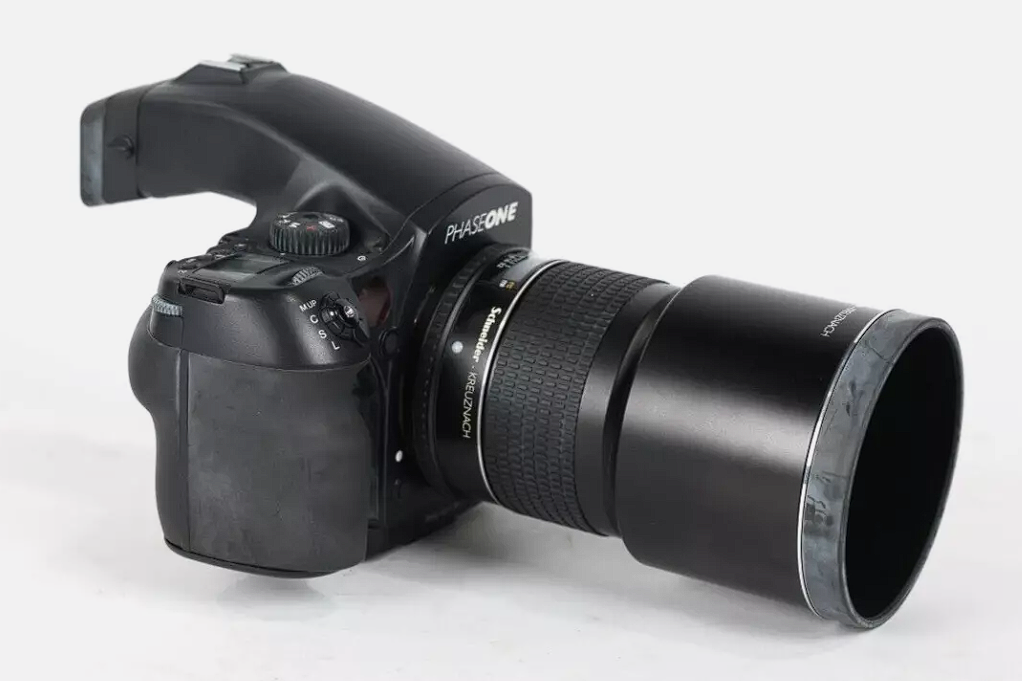 Phase One 645DF Camera Body with Schneider 150mm f/3.5 LS Lens – Includes Case & Cables