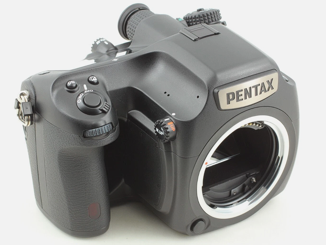 Unused Pentax 645Z 51.4MP Medium Format Digital Camera Body – Mint in Box