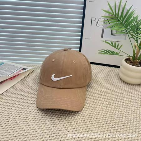 CASQUETTE NIKE beige