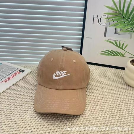 CASQUETTE NIKE beige