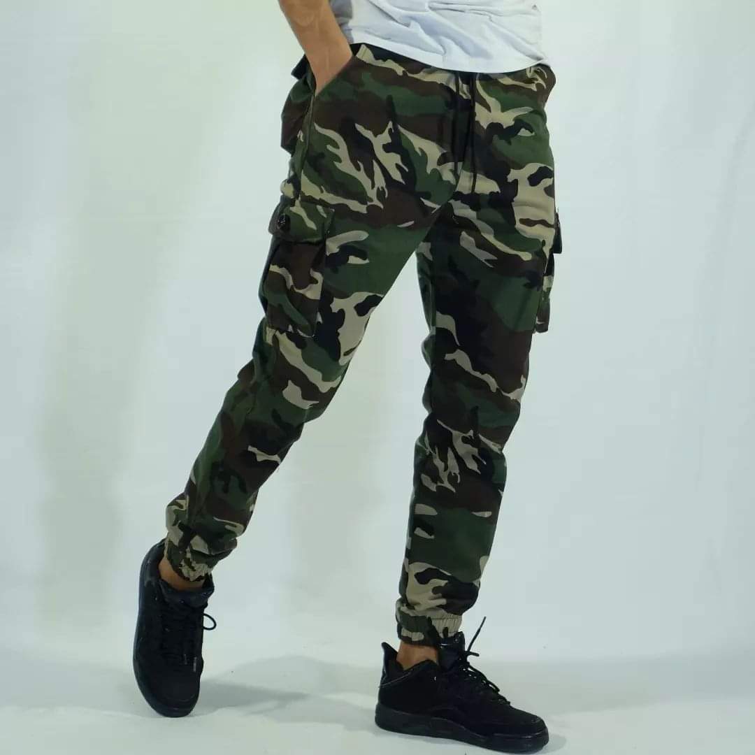 السروال العسكري المميز استعد لخوض مغامراتك اليومية بأسلوب يجمع بين القوة والأناقة مع السروال العسكري