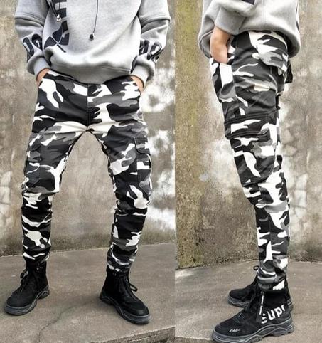 عسكري أبيض واسود