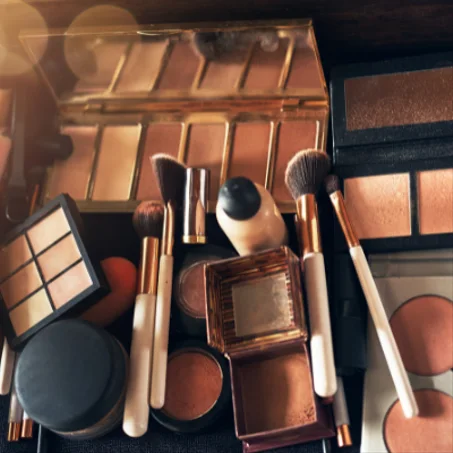 مواد التجميل و  الاكسسوارات