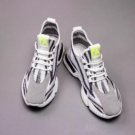 حذاء رياضي أنيق وخفيف