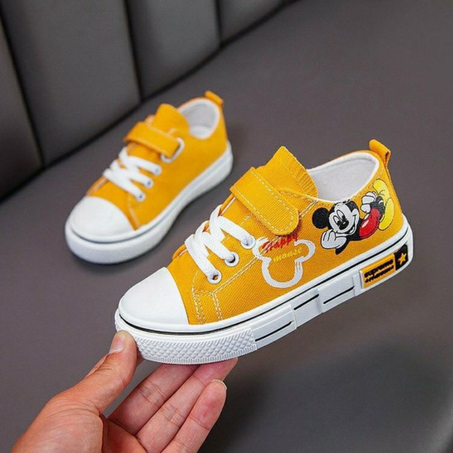 أحذية أطفال