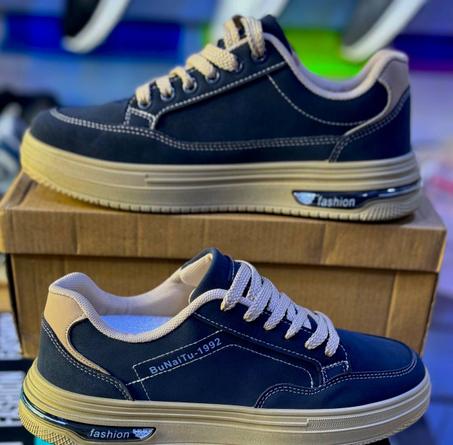 سبرديلة رجالية ذات جودة ممتازة