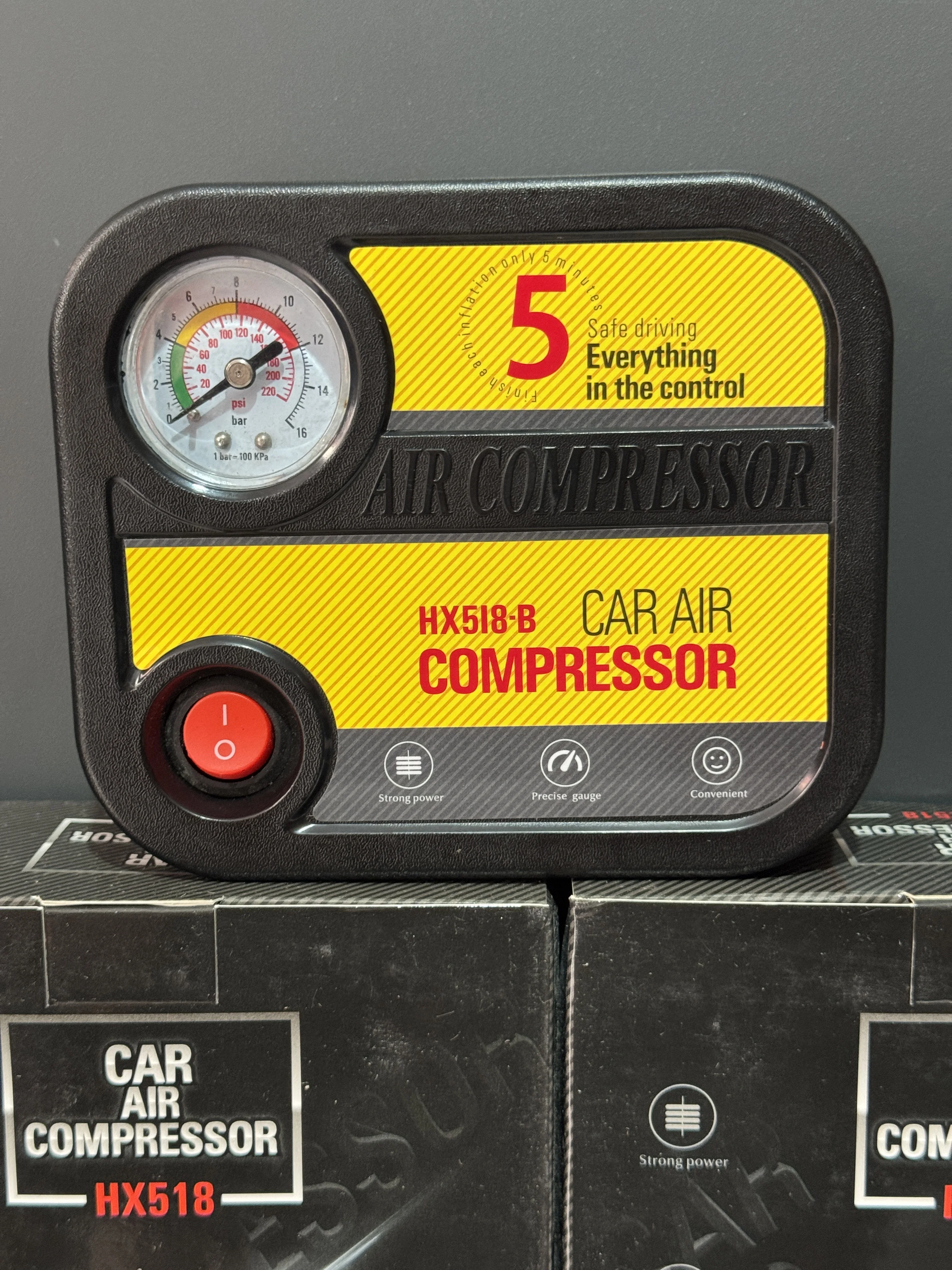 MINI COMPRESSEUR VOITURE / MOTO