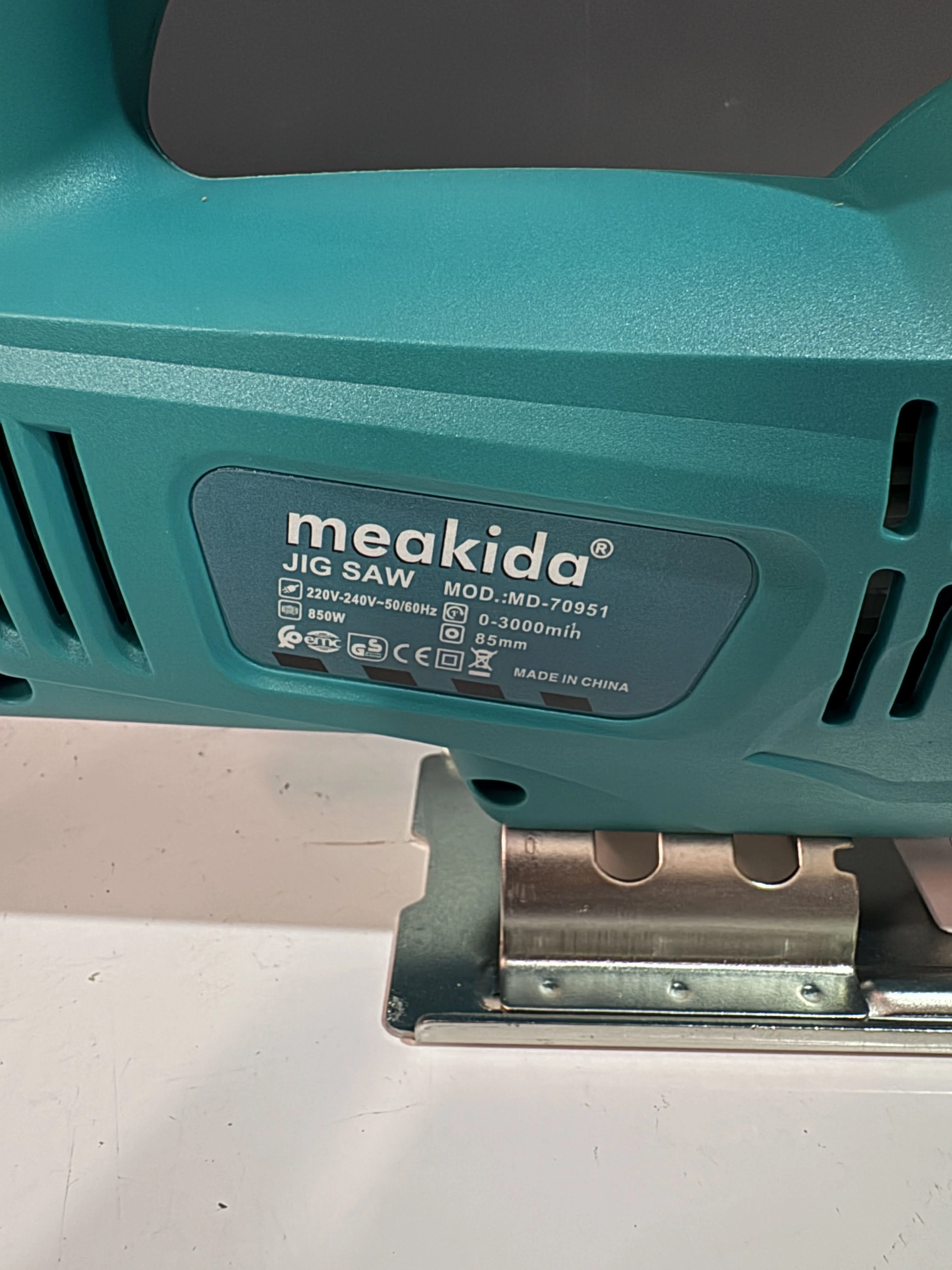 SCIE SAUTEUSE 850W MEAKIDA + ACCESOIRES