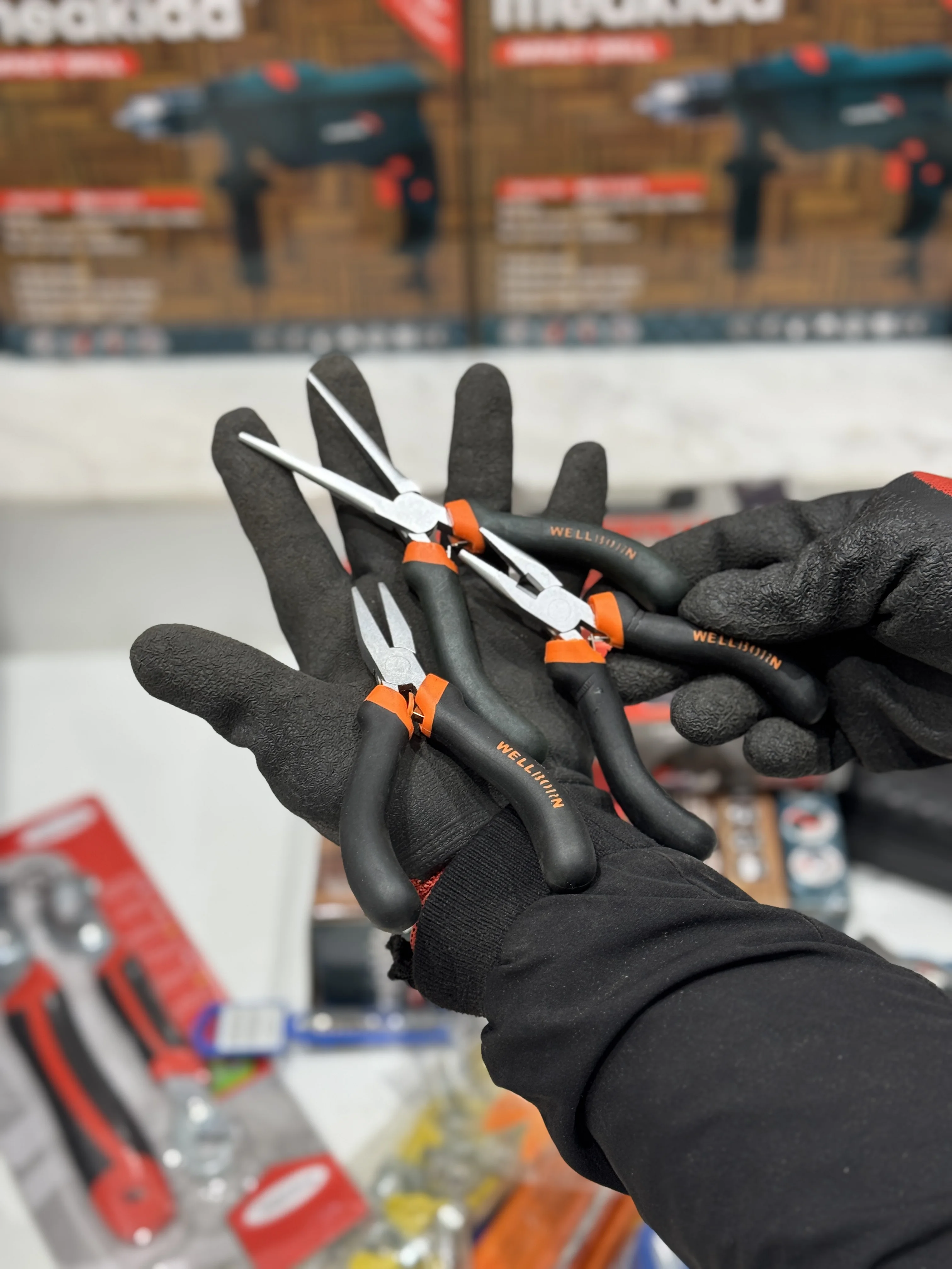 Pack HomeFIX – باقة أدوات الصيانة والبركولاج المنزلية:  شنيوور 880 وات  + فيسووز  + مجموعة أدوات متكاملة