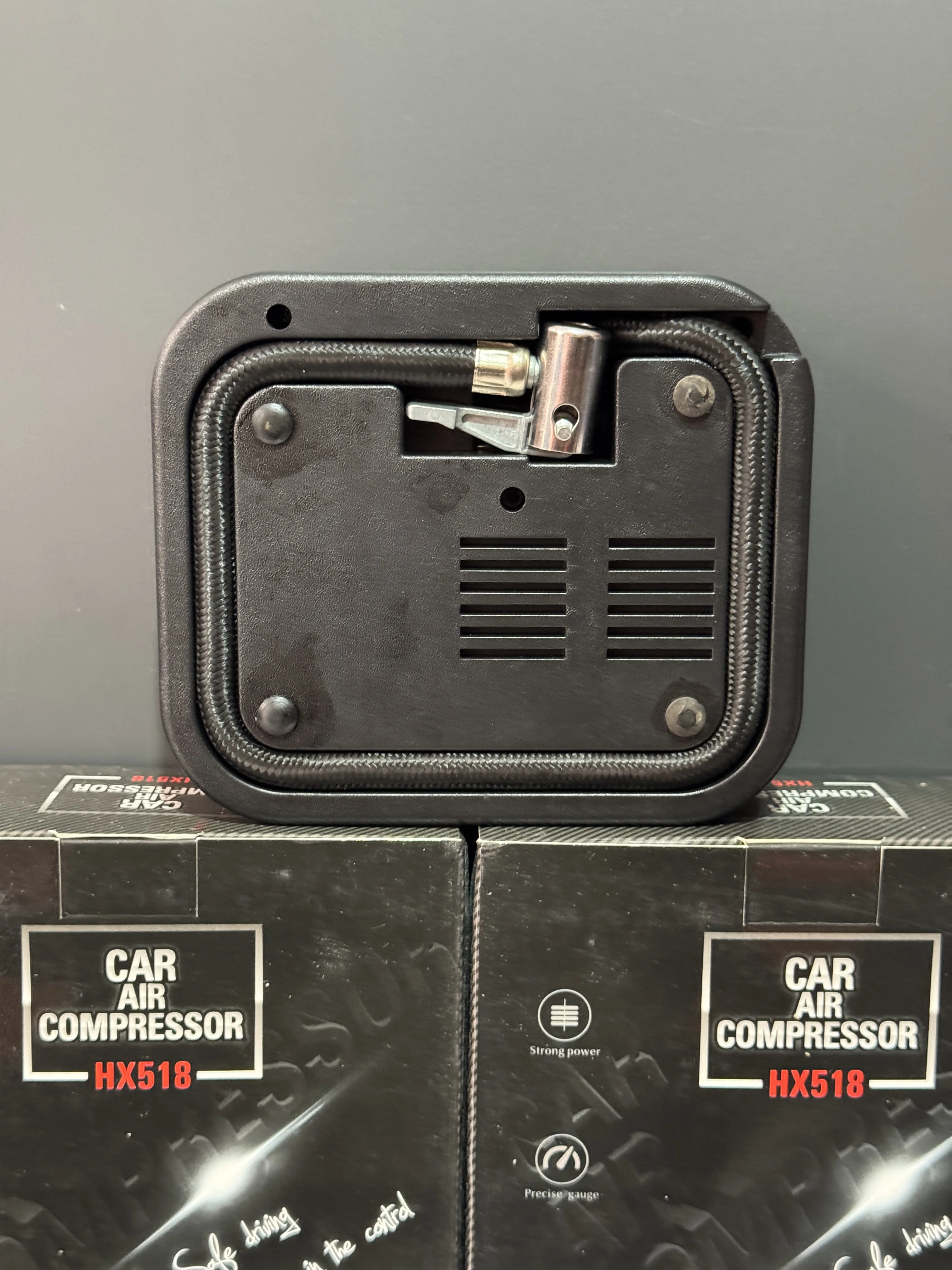 MINI COMPRESSEUR VOITURE / MOTO