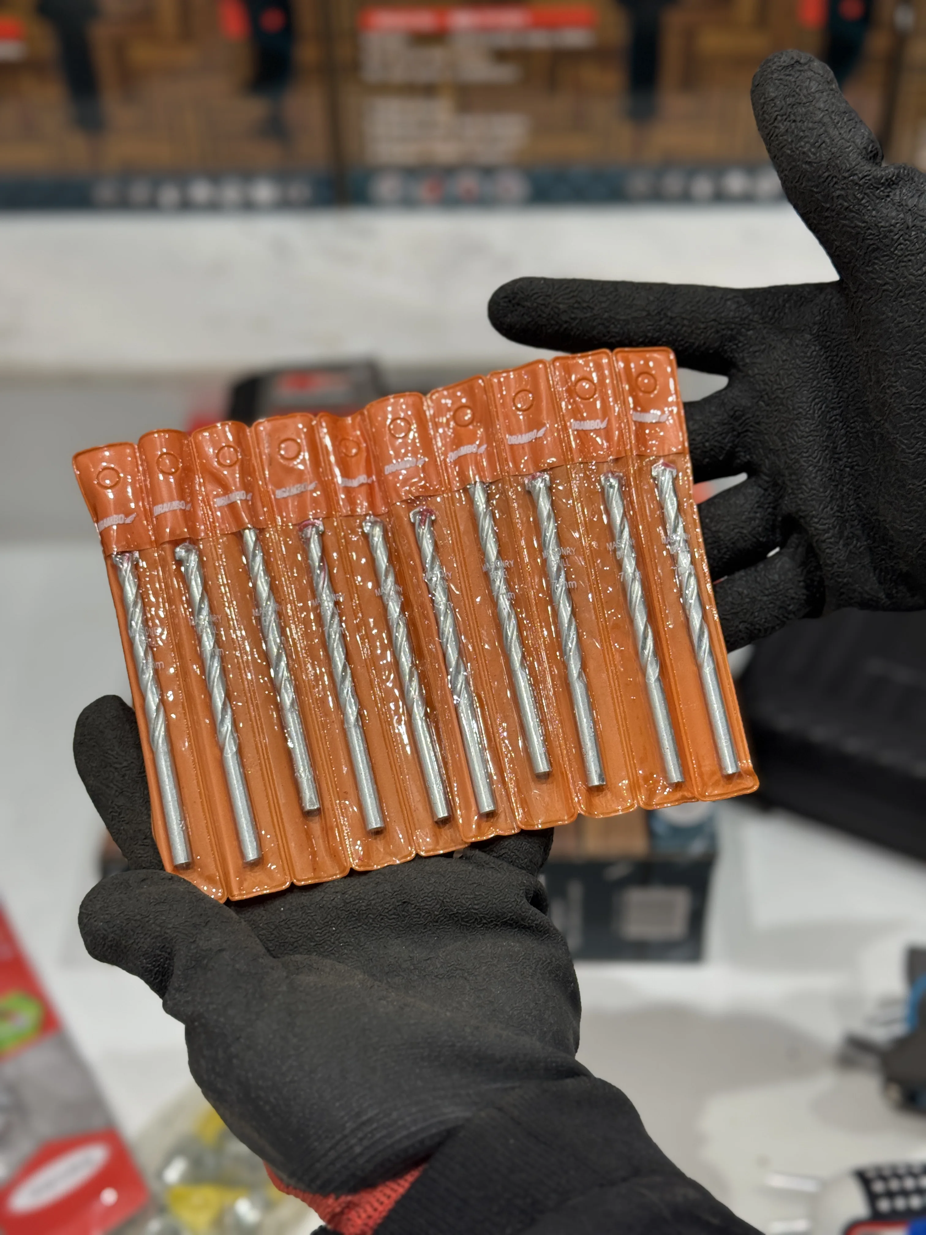 Pack HomeFIX – باقة أدوات الصيانة والبركولاج المنزلية:  شنيوور 880 وات  + فيسووز  + مجموعة أدوات متكاملة