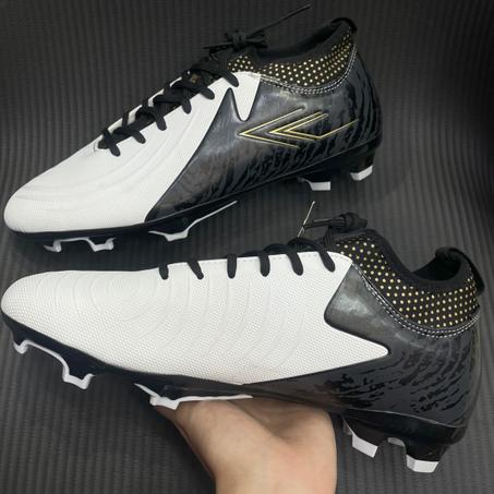 Soulier de foot CR7