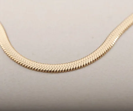 𝐶ℎ𝑎𝑖𝑛𝑒 𝑒𝑛 𝑜𝑟 𝑒𝑡 𝑎𝑐𝑖𝑒𝑟 𝑖𝑛𝑜𝑥𝑦𝑑𝑎𝑏𝑙𝑒 𝑝𝑜𝑢𝑟 𝑓𝑒𝑚𝑚𝑒𝑠