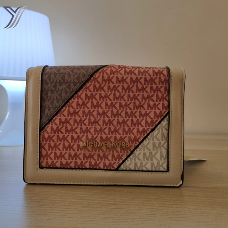 Signature Small Fullflap Chain Leather Crossbody