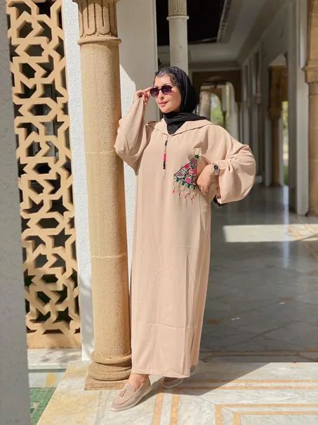 بمناسبة الشهر الكريم رمضان 🕋🕋 نقدم لكي سيدتي جلابة بطرزة عصرية  غاية  فالروعة والإتقان 🦋