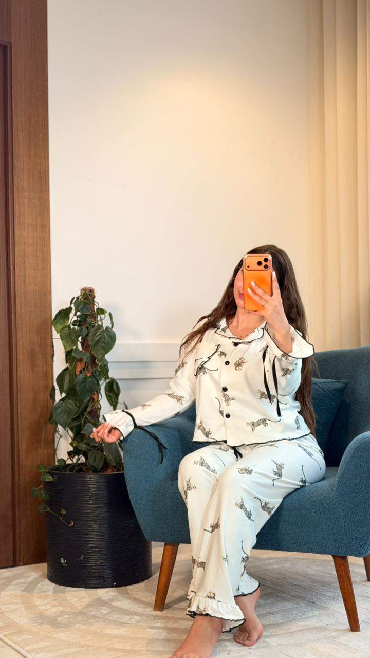 Women's ROZA TIGRE Tiger Print Satin Pyjamas - Soft Long Sleeve Loungewear Set