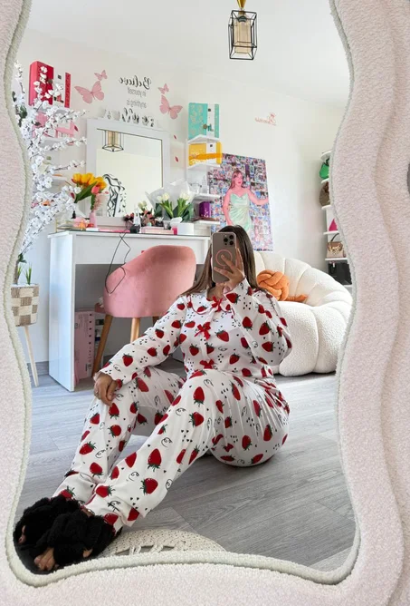 بيجامة موبرة تركية فاخرة | فرو دافئ بنقشة الفراولة | Moroccan Pyjama