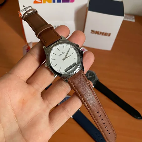 ساعة SKMEI الكلاسيكية – أناقة جلدية مع عرض تناظري ورقمي