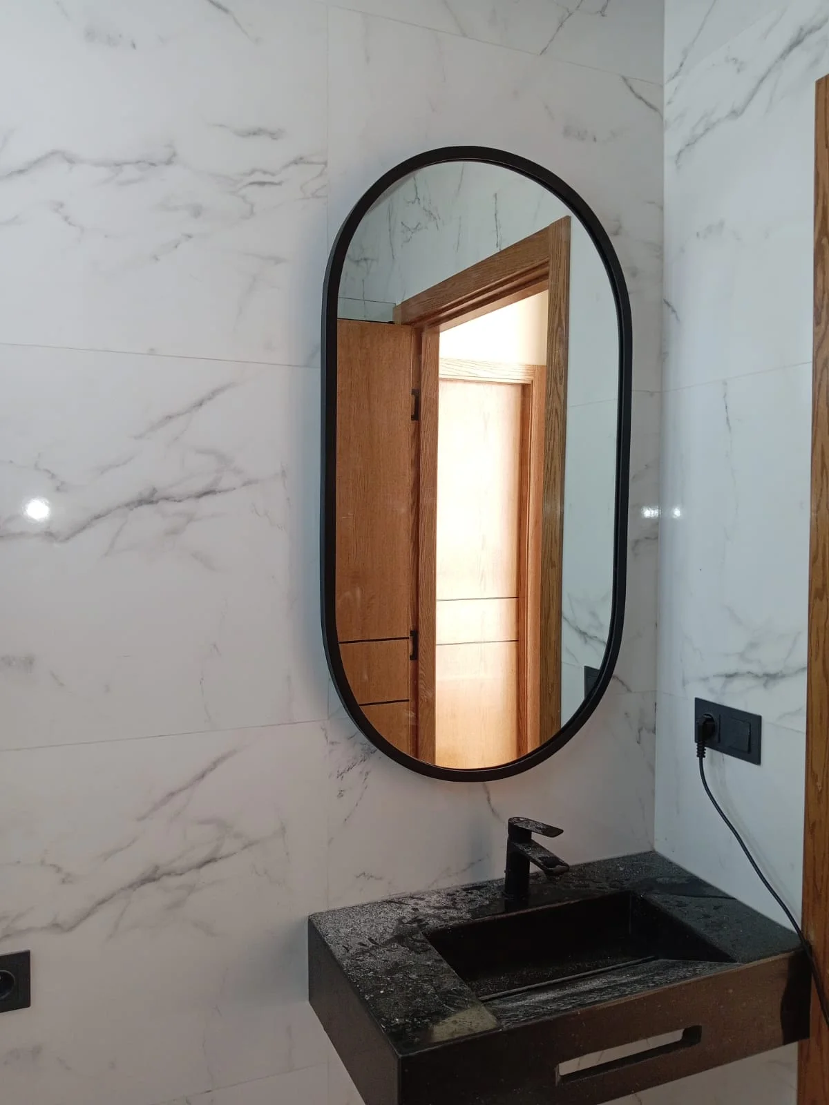 Miroir ANFA avec cadre 100cm x 50cm