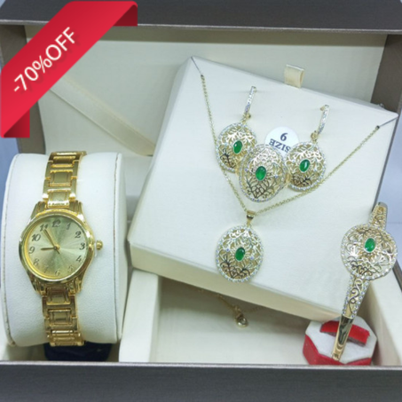 Look complet : Boucles d'oreilles, bracelet, bracelet et tampon