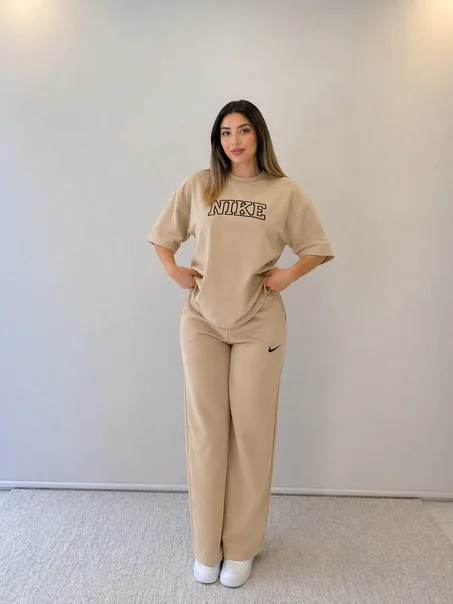 ملابس صيفية نسائية