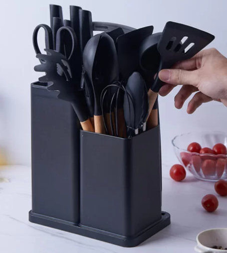 أدوات مطبخ  مصنوعة من سيليكون