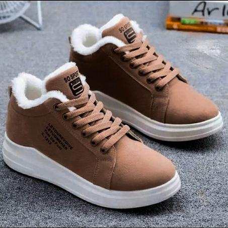 حذاء شبابي للنساء