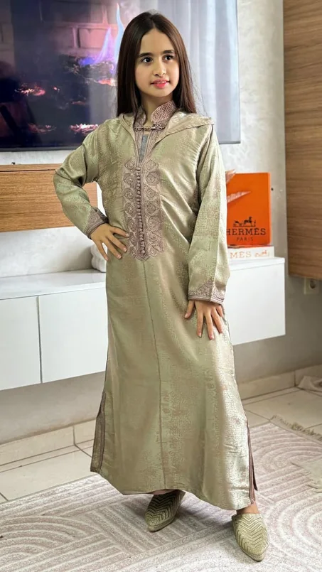 جلابة بنات 2 بياس فاخرة 2026 – جلابة + قفطان للمناسبات والأعراس