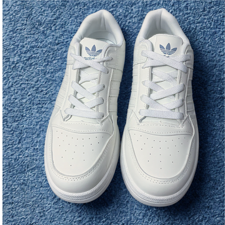 حذاء  اطلالات الكاجوال